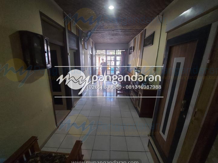 Tampilan ruang keluarga rumah mang adang pangandaran